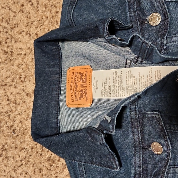 LEVI STRAUSS & CO. - Picture 5 of 9